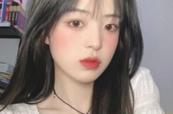 女头微信头像氛围感emo蓝,展现独特情绪的微信头像精选”
